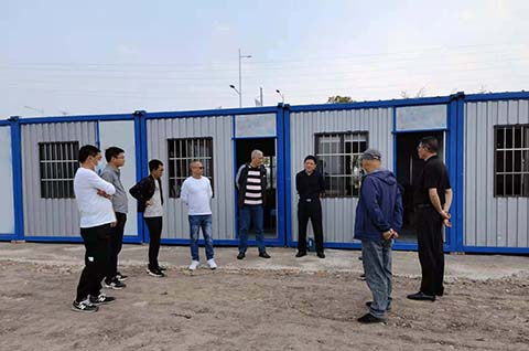 市道路運(yùn)輸管理服務(wù)中心黃軍主任一行到安慶市秦潭湖公交樞紐站項目(一期)檢查工作