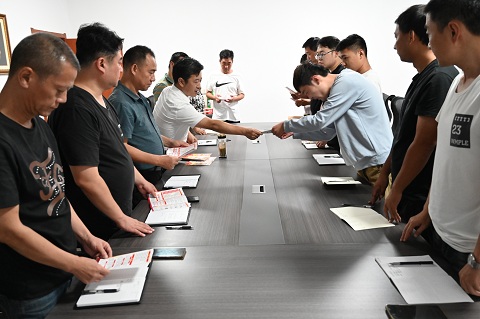 公路工程處黨支部開展送廉潔到項目活動
