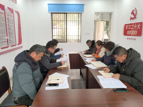 營(yíng)嶺隧道臨時(shí)黨支部召開(kāi)專題組織生活會(huì)